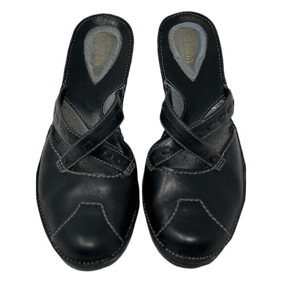 Clarks Shoes - Clarks Artisan Collection Black Leather Closed Toe Mules Slides Heels Size 6 M